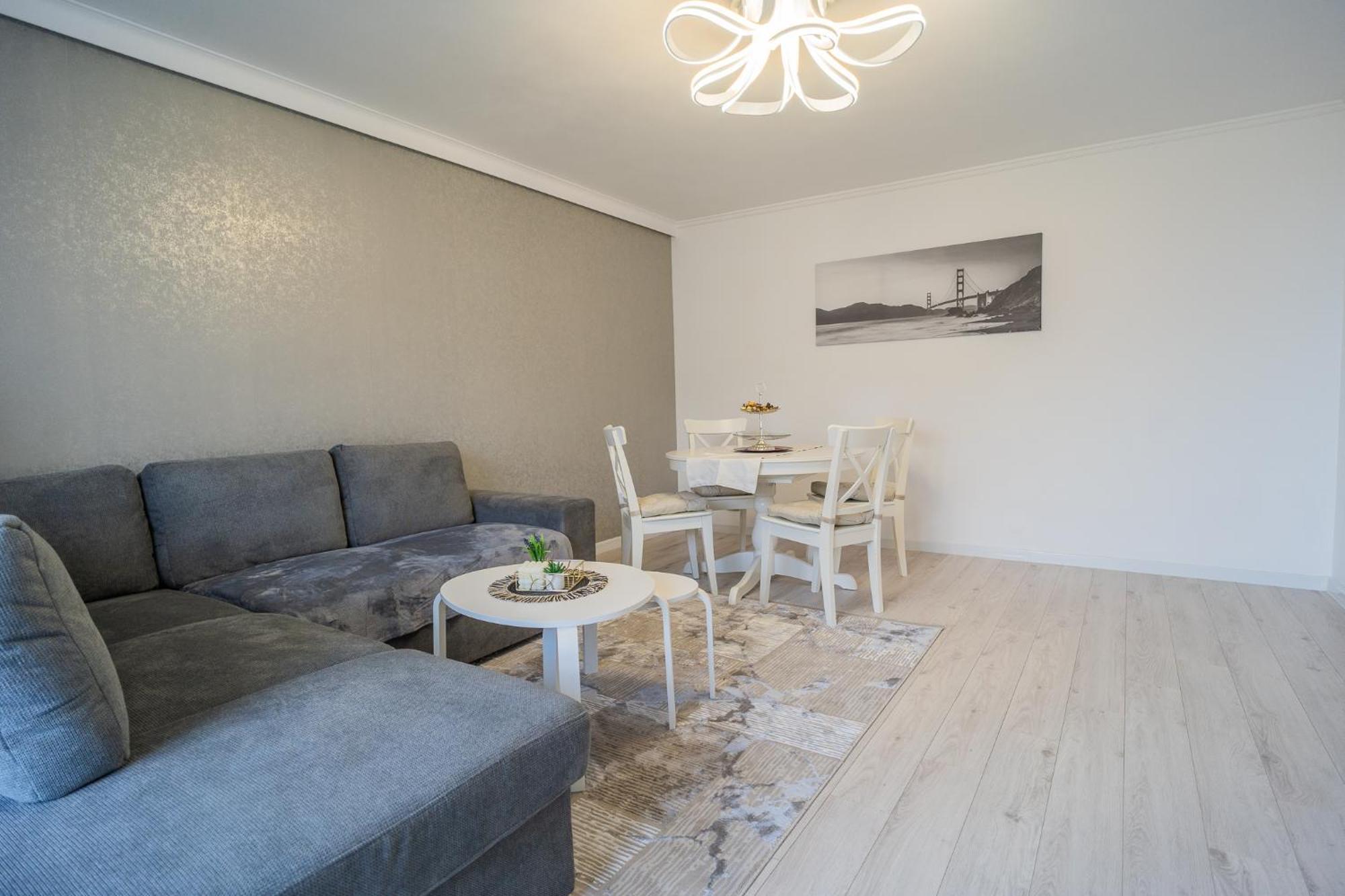 ブカレストLuxury 2Br On Decebal Avenueアパートメント エクステリア 写真