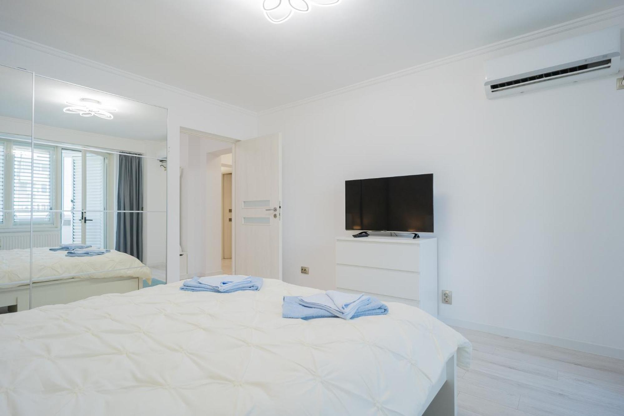 ブカレストLuxury 2Br On Decebal Avenueアパートメント エクステリア 写真